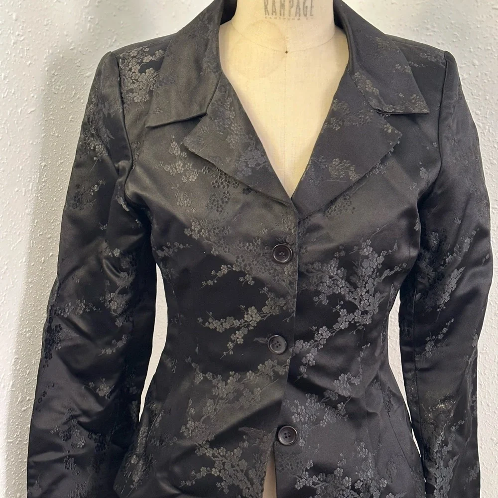 Carolina Herrera Black silk cinch waist evening jacket cherry blossom detail - Picture 4 of 9